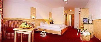 Tschirgantblick Hotel