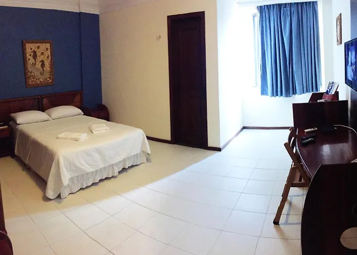 Machado'S Plaza Hotel