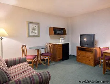 Elkins Inn And Suites