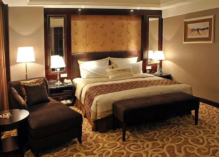 Qingyuan International Hotel