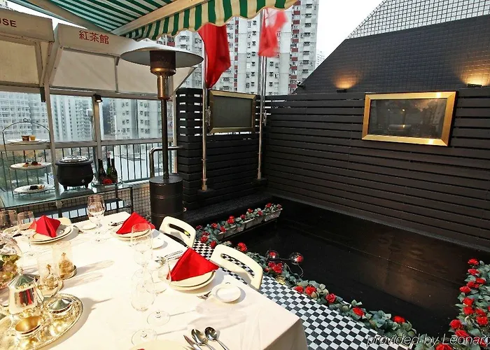 Bridal Tea House Hotel- Hung H