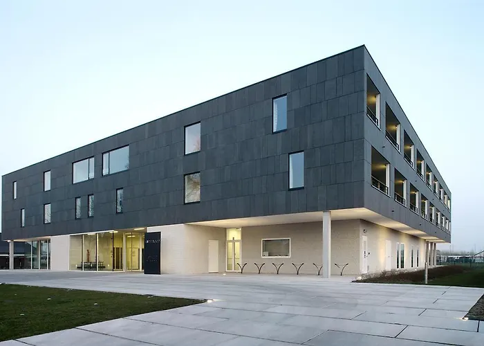 Hotel Middelpunt - Gratis Parking - Ontbijt Inbegrepen!