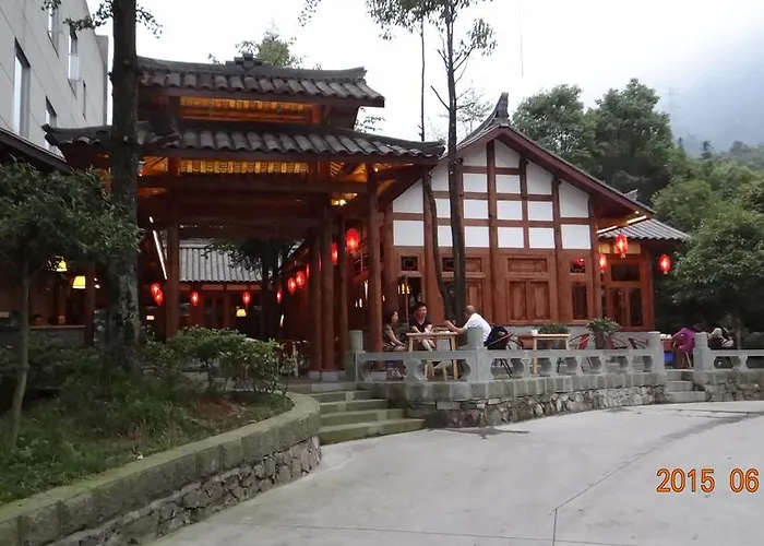 Huasheng Hot Spring Hotel