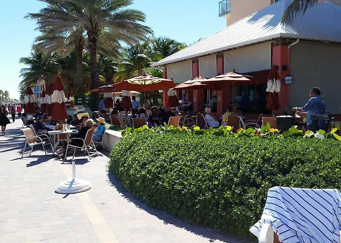 Hollywood Broadwalk Oceanside Hotel