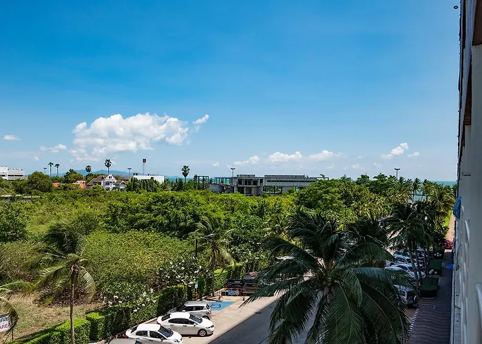 Jomtien Beach Condominium S1 by Olga