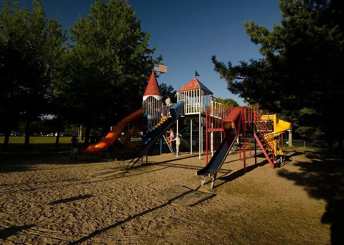 Brennan Beach Lakeview Park Model 1