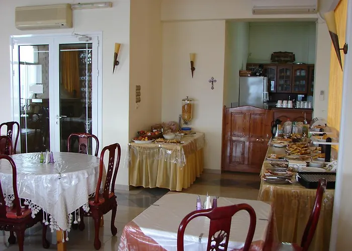 Petit Palais Hotel