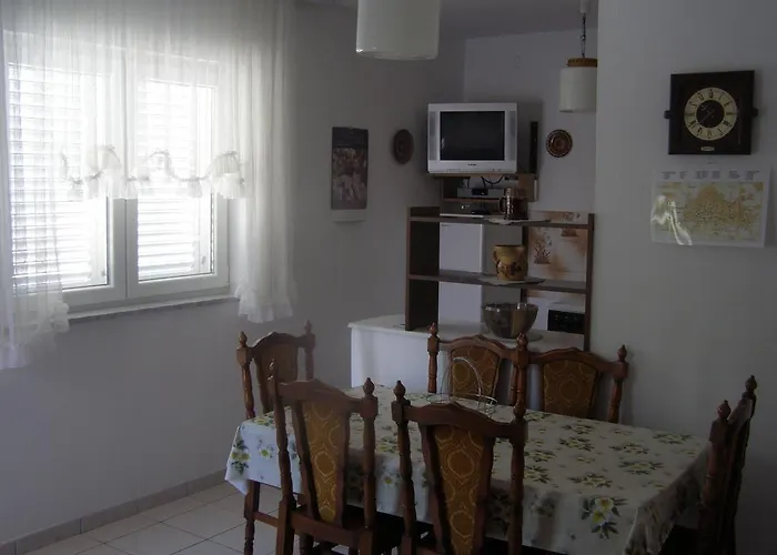 Apartments Rovis