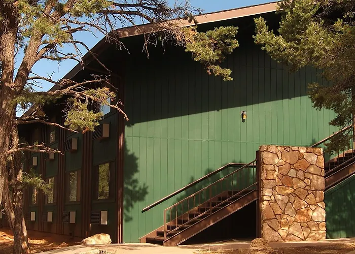 Yavapai Lodge