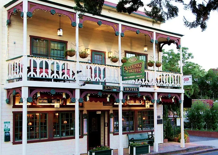 Historic National Hotel & Restaurant Jamestown
