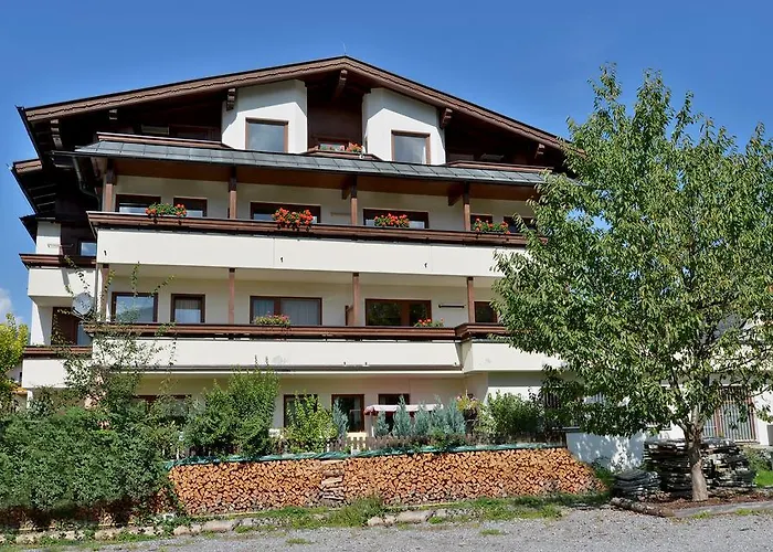 Appartementhaus Kaltenbach-Stumm by PiaundDirk