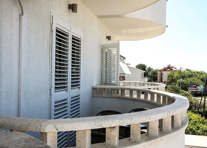 Apartments Nevistic