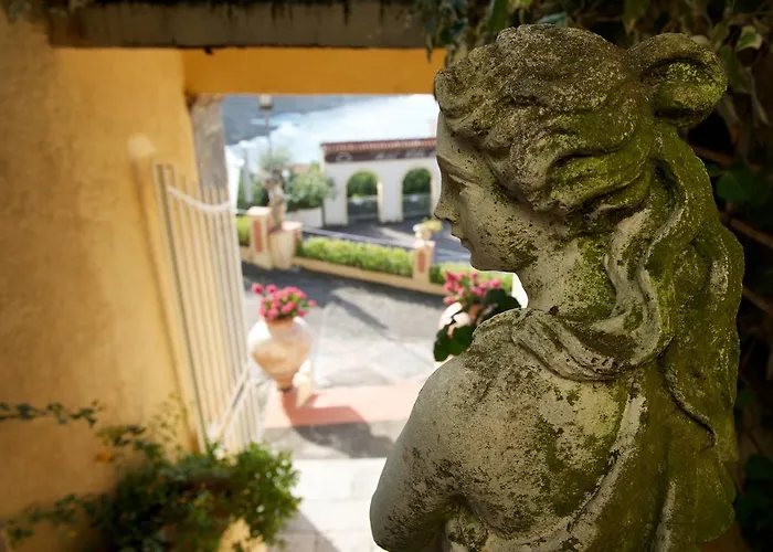 Romantic Hotel & Restaurant Villa Cheta Elite