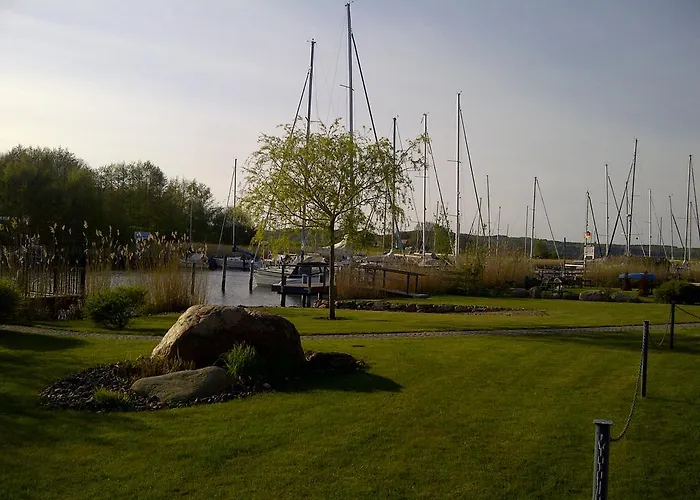 Ferienhaus Boddenkiek mit Wasserblick in Seedorf