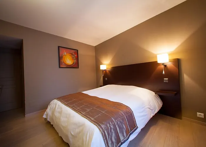 Logis Hotel Le Cheval Blanc