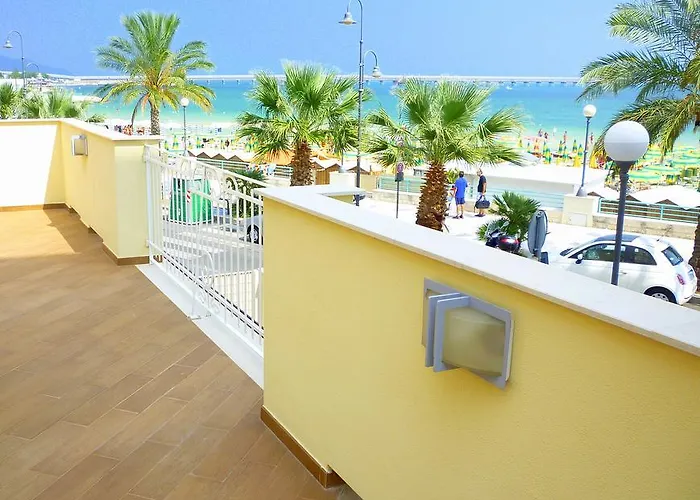 Mare E Castello