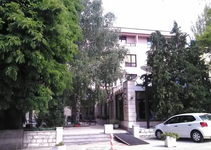 Hotel Dinara