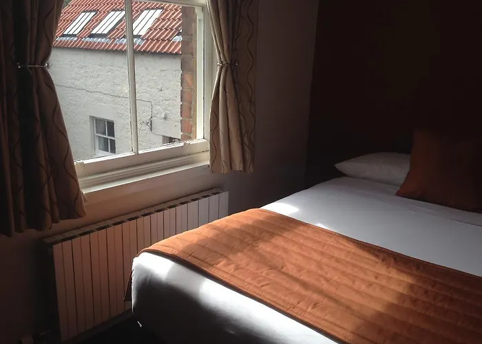 Aberdour Hotel, Stables Rooms & Beer Garden
