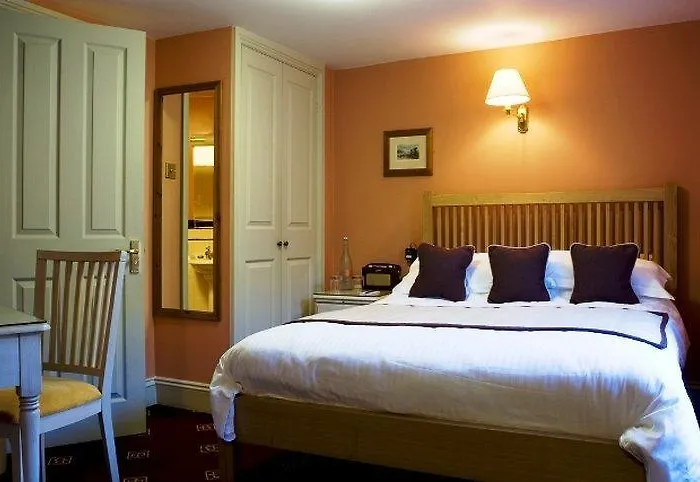 Browns Tavistock