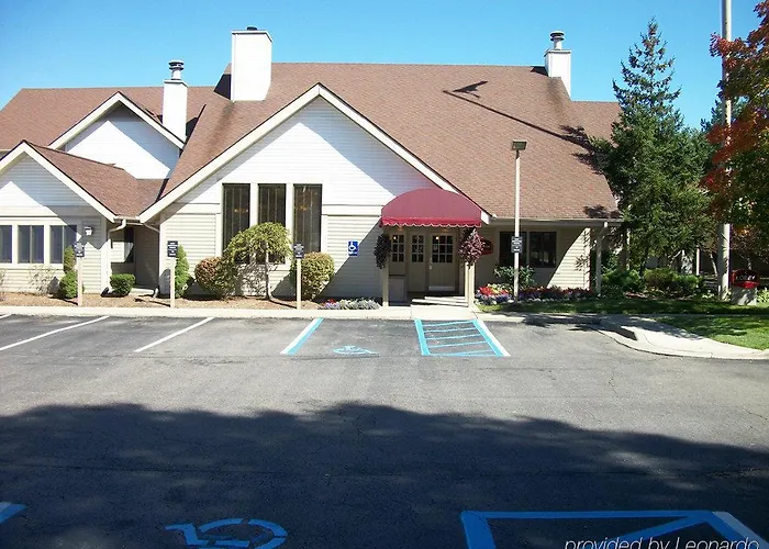 Hawthorn Suites Of Troy