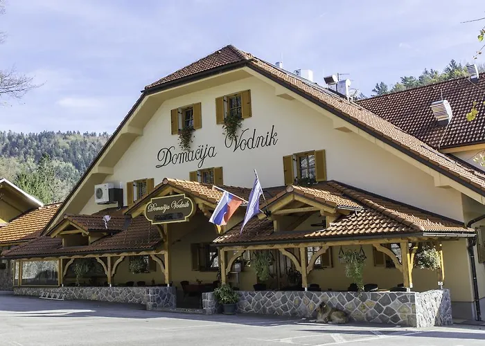 Domacija Vodnik & Apartments