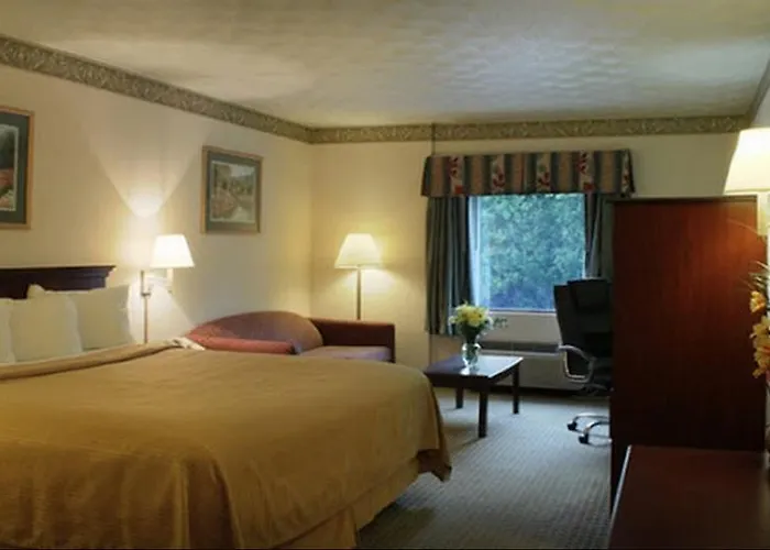 Econo Lodge Akron Gilchrist Road