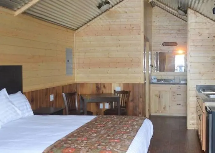 Lone Star Lodge