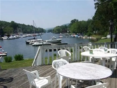 Antons On The Lake