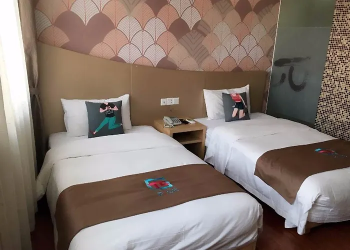 Pai Hotel Yining Huarui International Commerce And Trade City