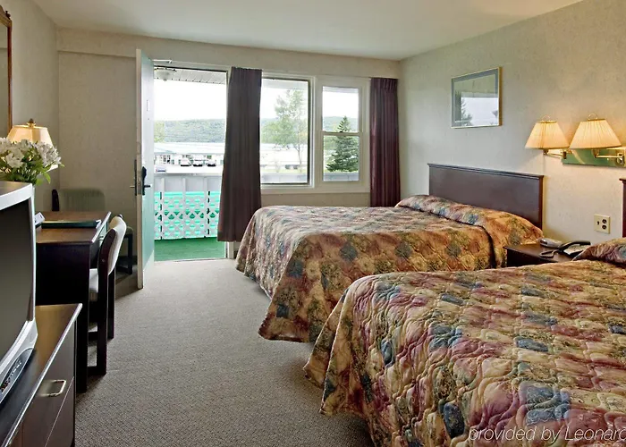 Econo Lodge Macpuffin