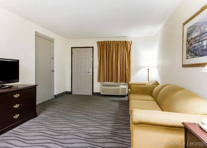 Executive Inn And Suites