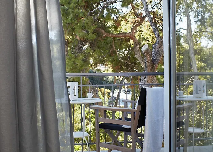 The Gardens Gallery Hotel