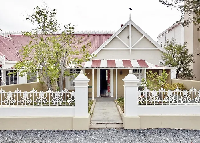 Lord Milner Hotel