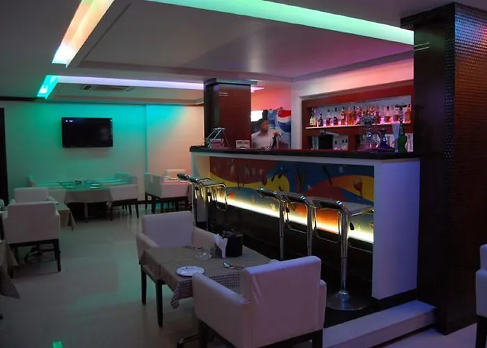 Hotel Amit International