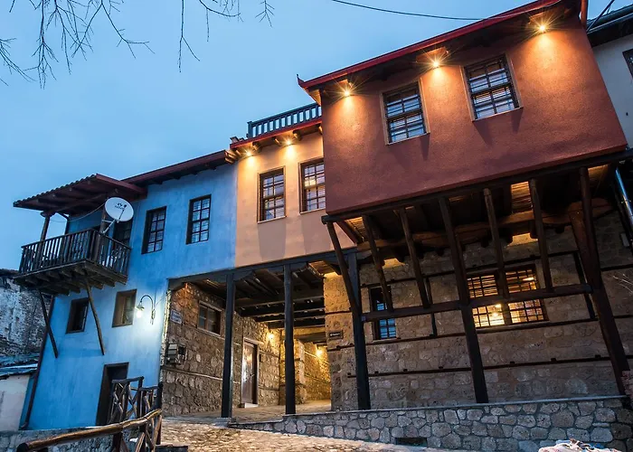Olganos Vl Luxury Rooms & Suites
