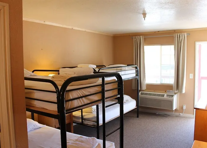 Whitney Portal Hotel And Hostel