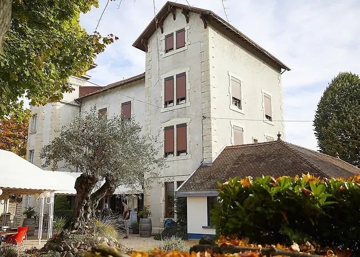 Logis Hotel La Commanderie De Champarey
