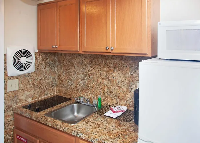 Horizon Motor Inn-Beach Block & Close To Morey'S Piers