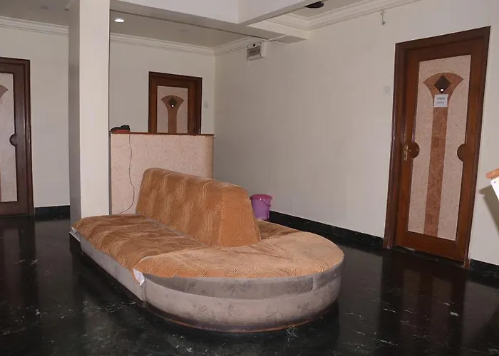 Hotel Aaditya Palace
