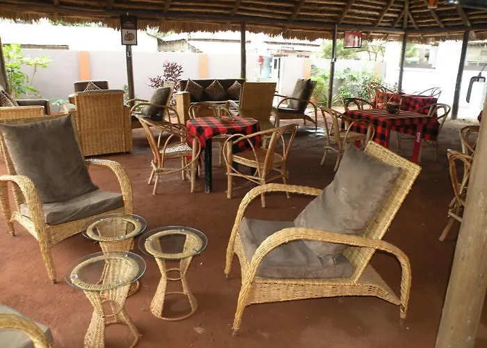 Fig Tree Lodge Camp
