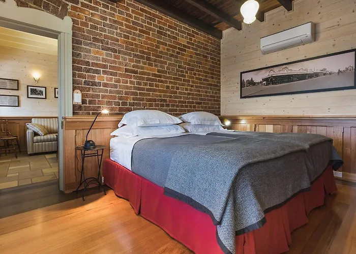 Old Bank Boutique Hotel