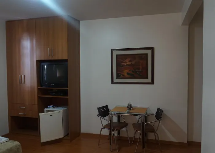 Rhud'S Hotel