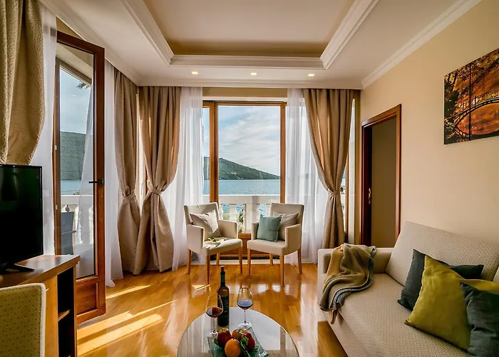 Hedera Residences - Kumbor