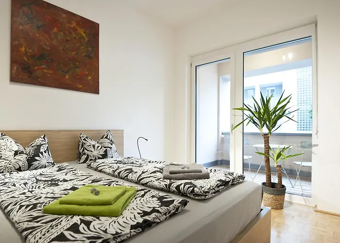 City-Apartment Neubaugasse - PRIVATE PARKING GARAGE