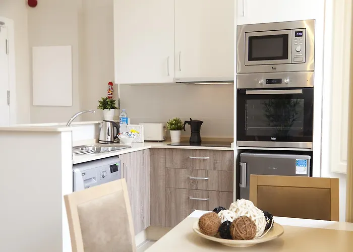 Apartamentos Pinar Malaga Centro - Carreteria