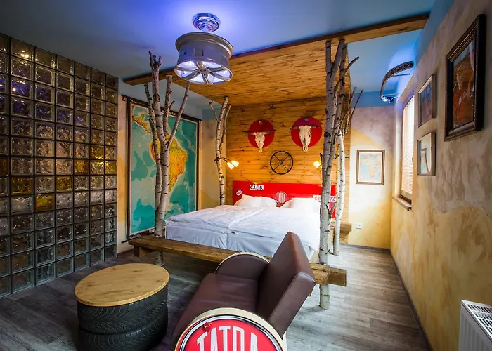 Retro Hotel Garage