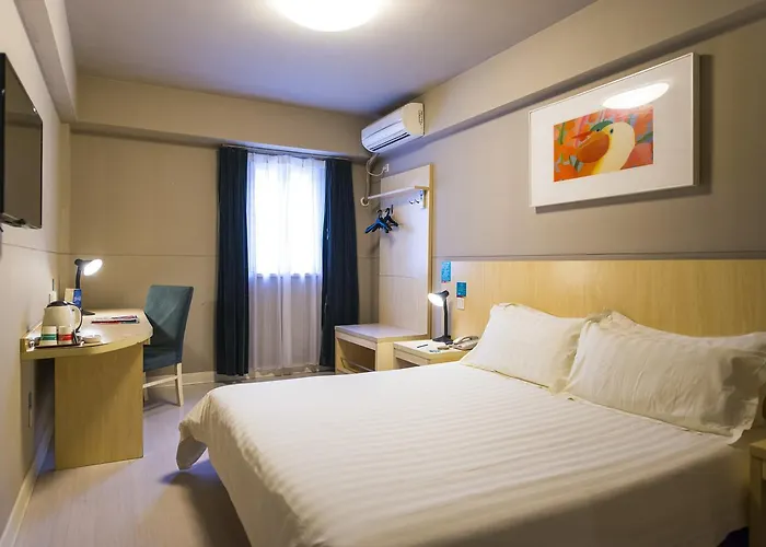 Jinjiang Inn Select Fanchang Darunfa Square