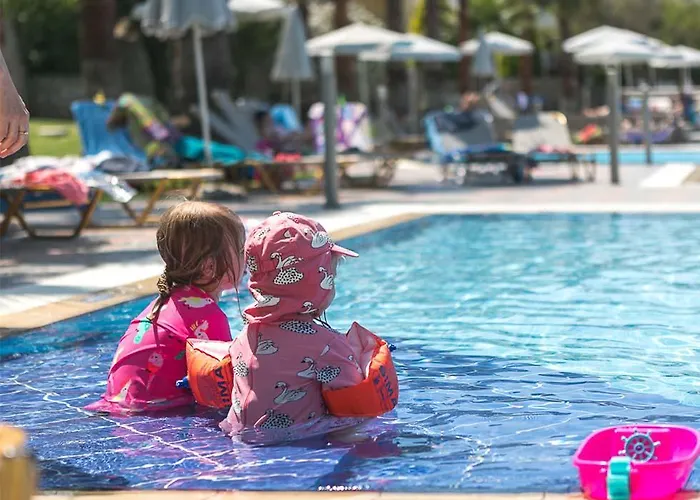 Langley Resort Almirida Bay