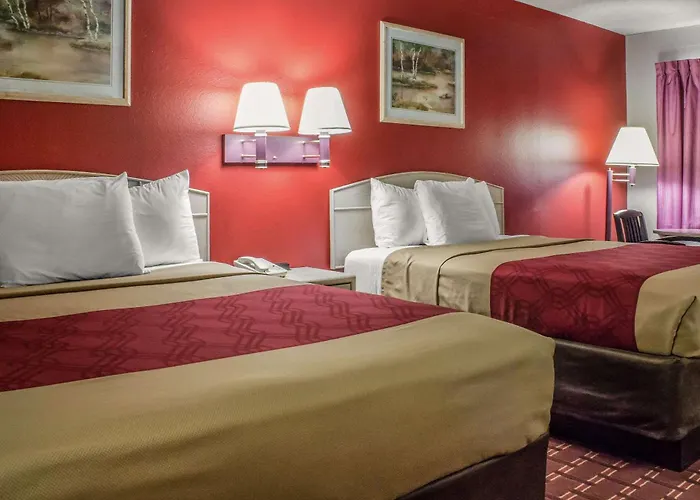 Spencer Inn & Suites
