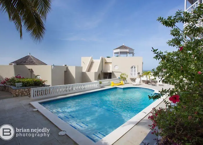 Paradise Columbus Heights Apartments